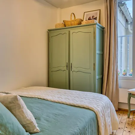 Holiday home Adorable Maison De 75m2 Avec Grande Terrasse Et Barbecue - 3 *